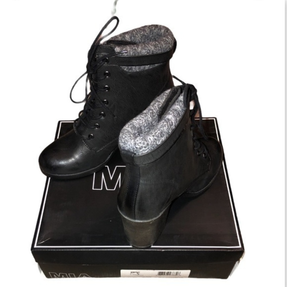 Mia George Black Combat Boots - Picture 4 of 8